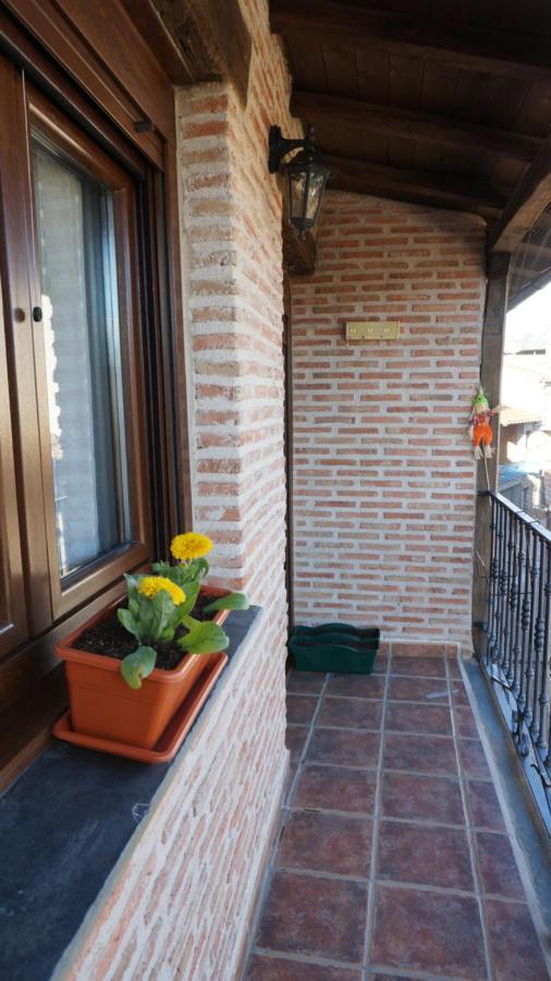 Casa Rural AKIMEQUEDU Valverde del Fresno Habitación foto